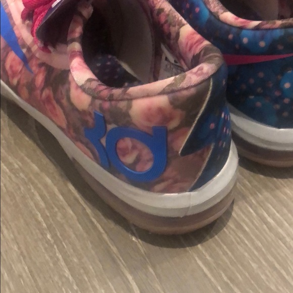 Boys size 5.5 (Women 7). Used. Nike KD aunt pearl. - Picture 4 of 4